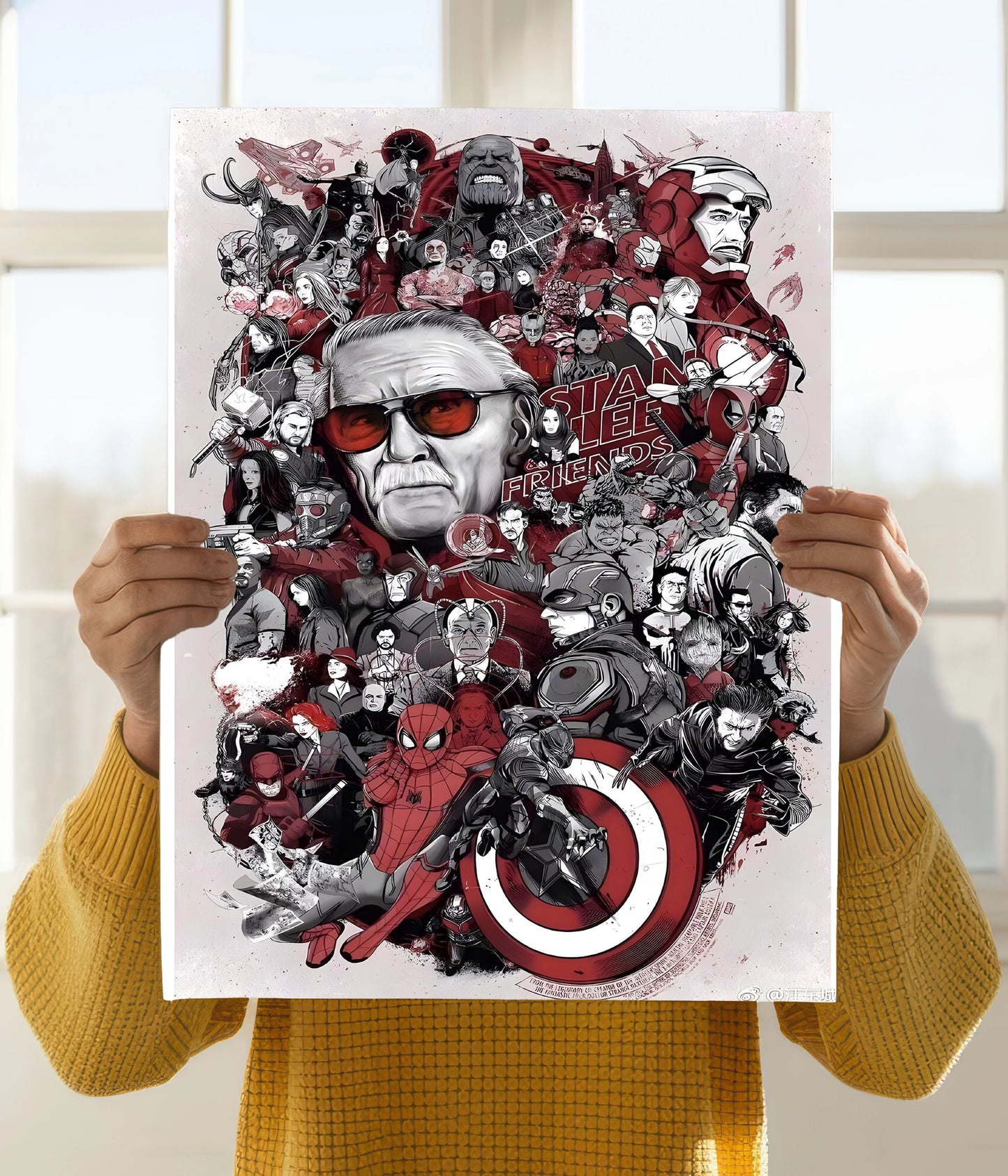 Stan Lee & Friends – Marvel Universe Tribute Poster Holding Image - Everanta
