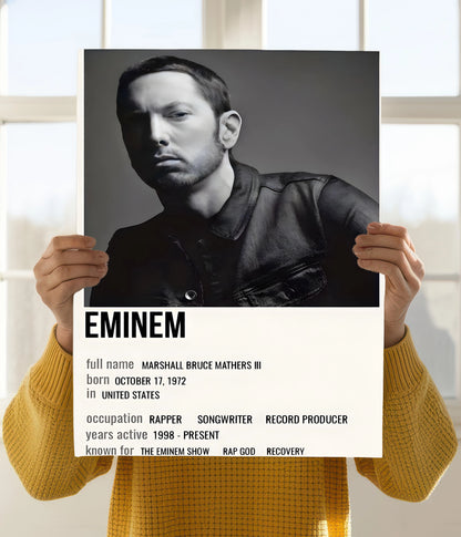 Eminem – Iconic Rap Legend Wall Poster Holding Image - Everanta