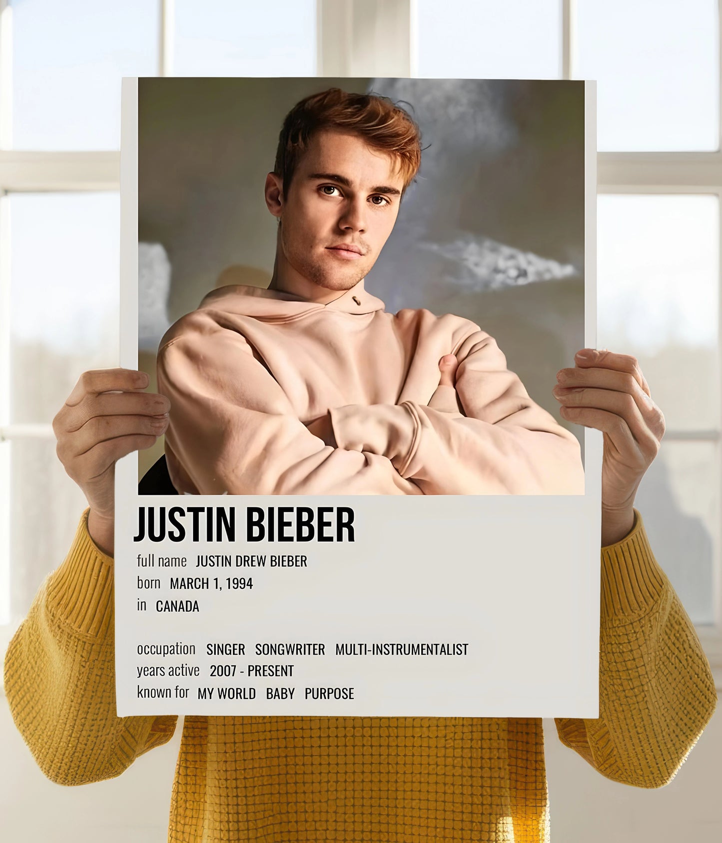 Justin Bieber – Icon in Focus Wall Poster Holding Image - Everanta